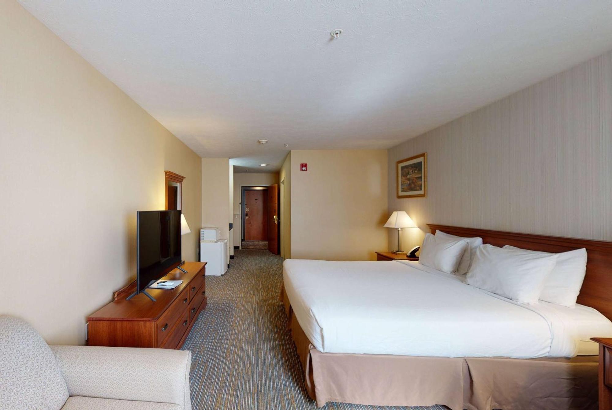 Ramada By Wyndham Strasburg - Shenandoah Valley Esterno foto