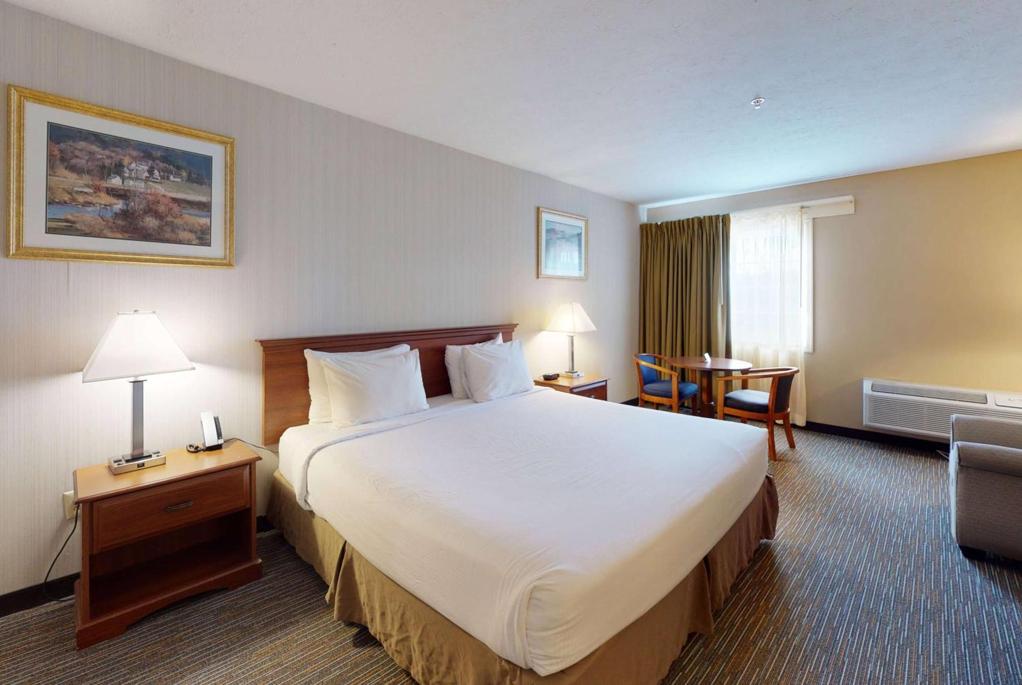 Ramada By Wyndham Strasburg - Shenandoah Valley Esterno foto