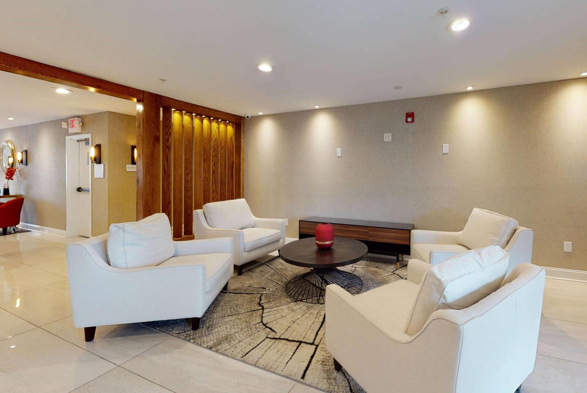 Ramada By Wyndham Strasburg - Shenandoah Valley Esterno foto