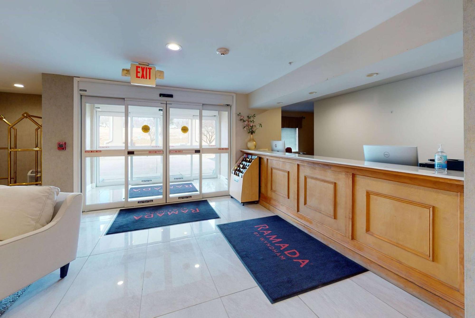 Ramada By Wyndham Strasburg - Shenandoah Valley Esterno foto